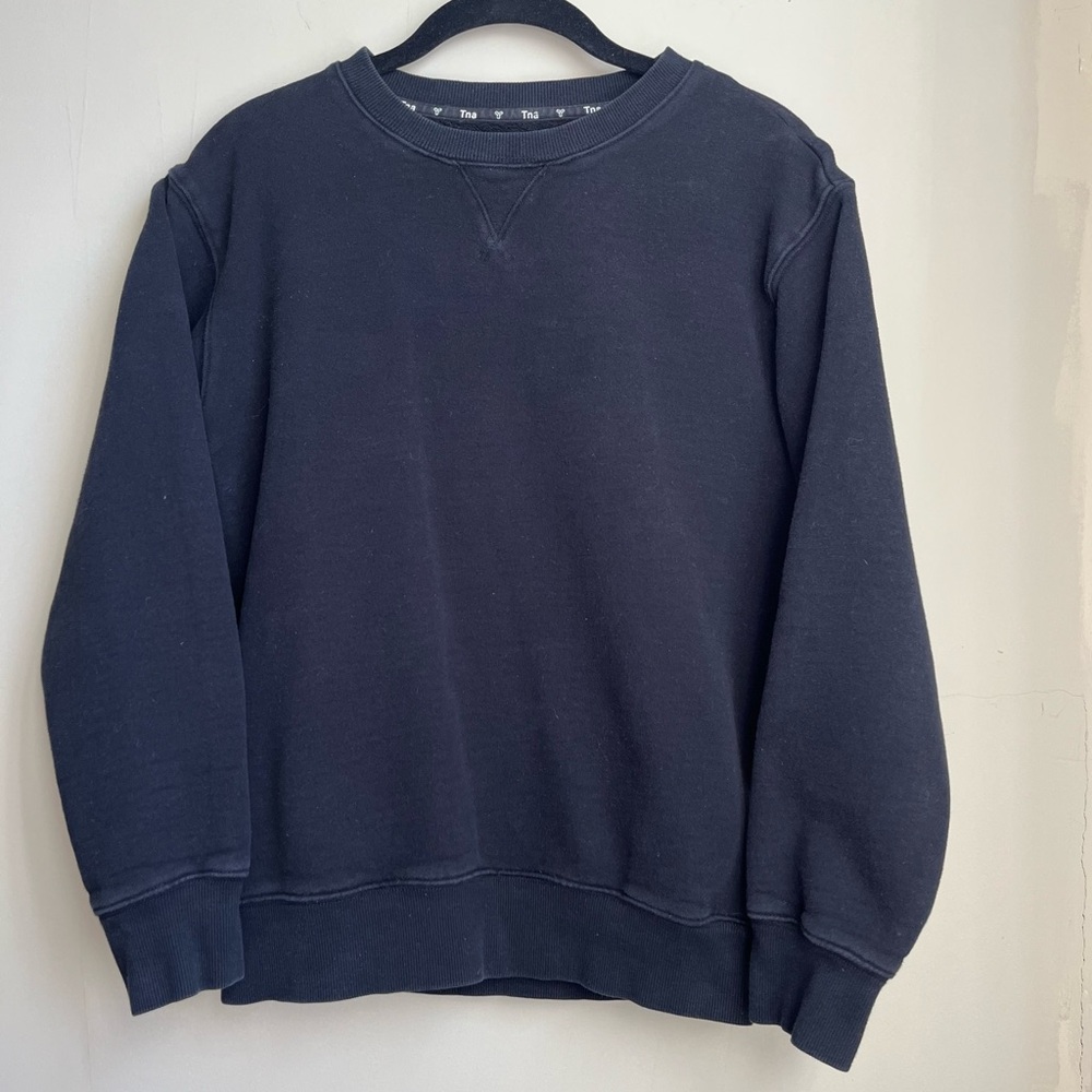 aritzia TNA black crew neck sweatshirt